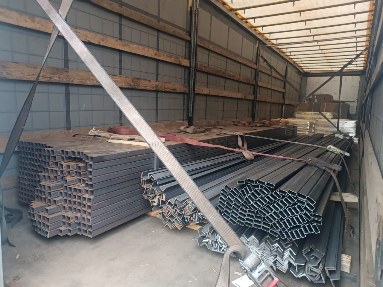 Отгрузка металлопроката в Сургут